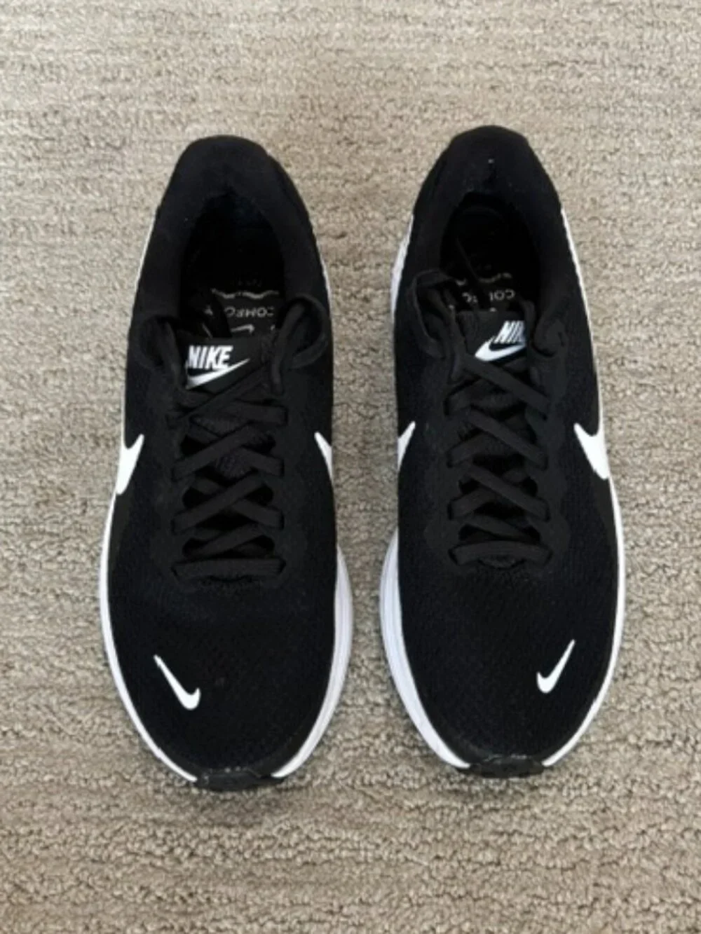 Nike Women's Revolution 8 Running Shoes in Great Condition